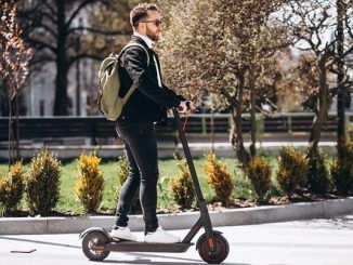¿Te mueves en patinete eléctrico?: cómo evitar lesiones y accidentes